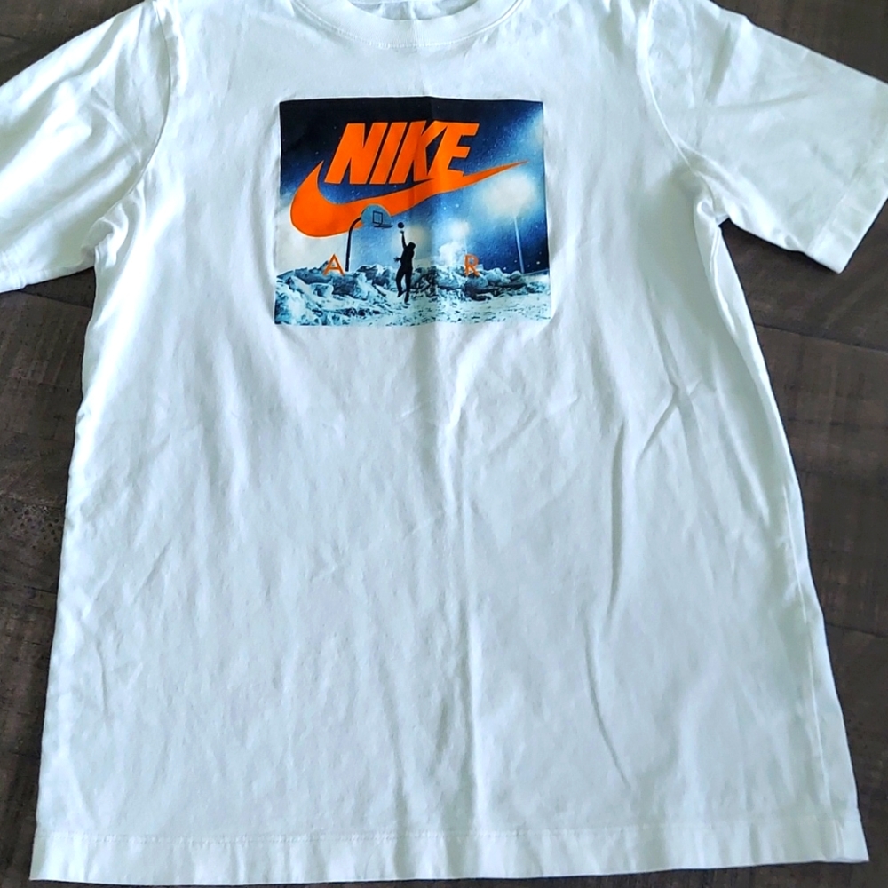 Nike T-shirt